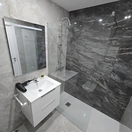 Exclusive Eden, Marble Floor, Luxury Bathroom, Heated Pool, Close To Centre, Sea View, Balcony Apartament Los Cristianos (Tenerife)