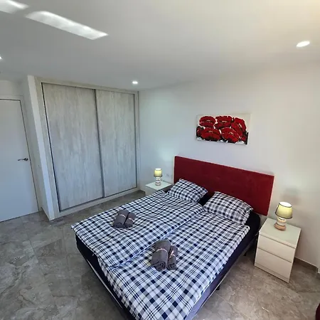 Exclusive Eden, Marble Floor, Luxury Bathroom, Heated Pool, Close To Centre, Sea View, Balcony Διαμέρισμα Los Cristianos (Tenerife)