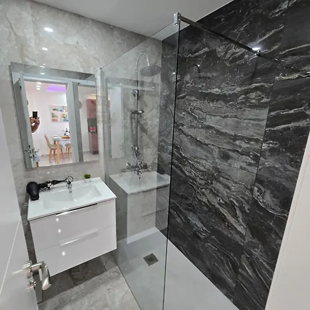 Exclusive Eden, Marble Floor, Luxury Bathroom, Heated Pool, Close To Centre, Sea View, Balcony Διαμέρισμα *