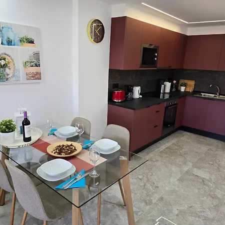 Exclusive Eden, Marble Floor, Luxury Bathroom, Heated Pool, Close To Centre, Sea View, Balcony Διαμέρισμα Los Cristianos (Tenerife)